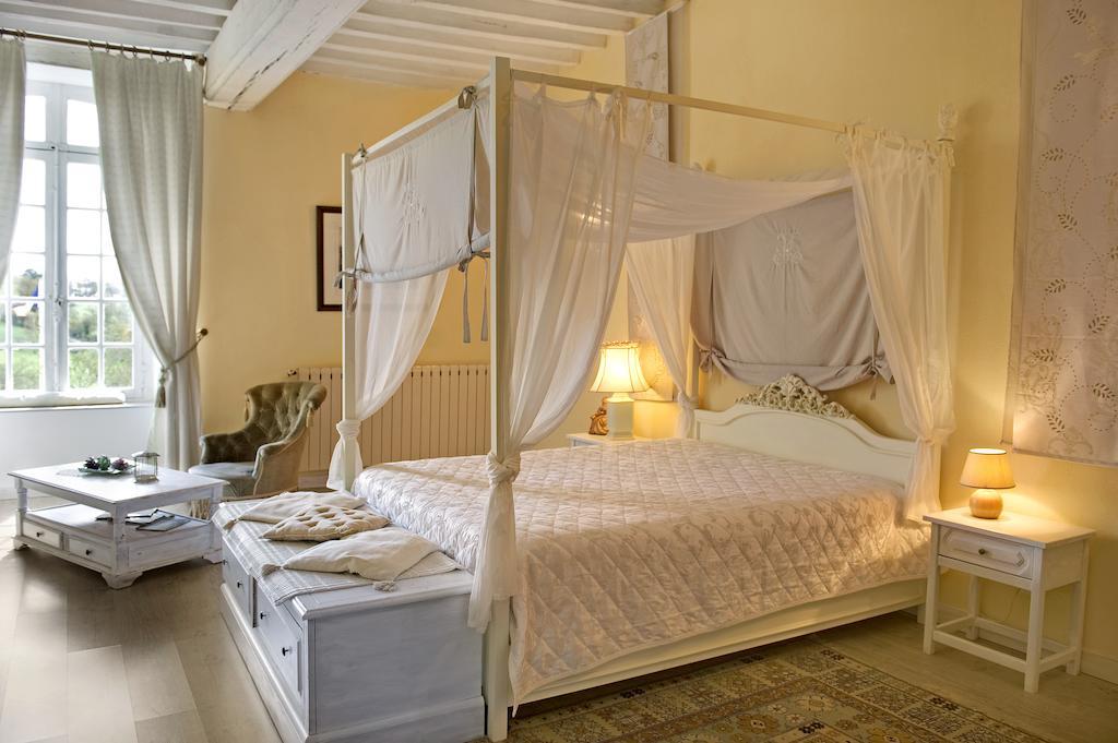 Chateau Du Bois Glaume Poligne Room photo