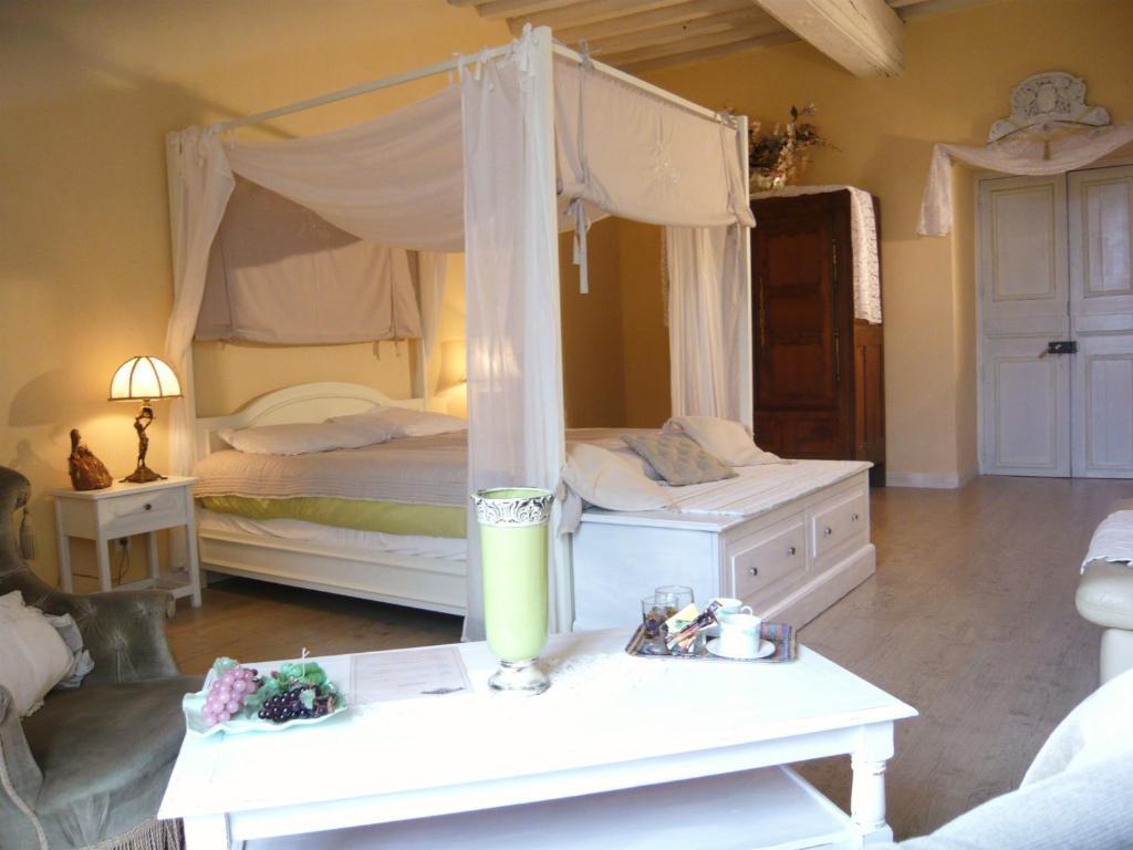 Chateau Du Bois Glaume Poligne Room photo