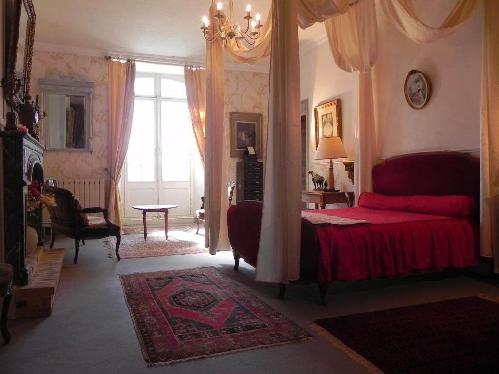Chateau Du Bois Glaume Poligne Room photo